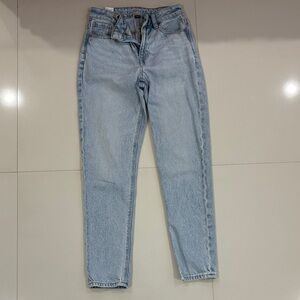 American Eagle Outfitters Light Wash Skinny Leg Jeans